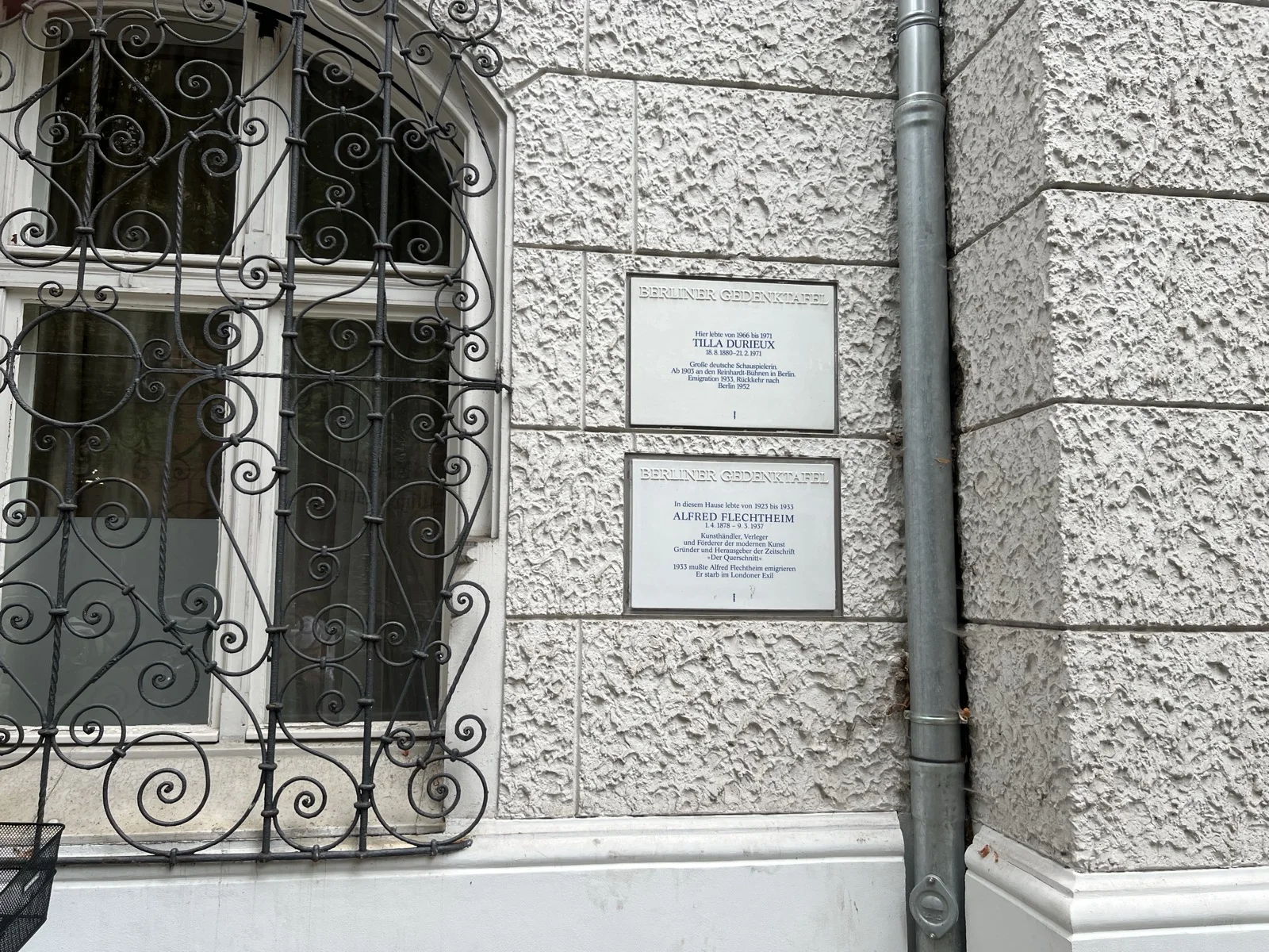 A doorway in Mascha Kaléko’s Charlottenburg
